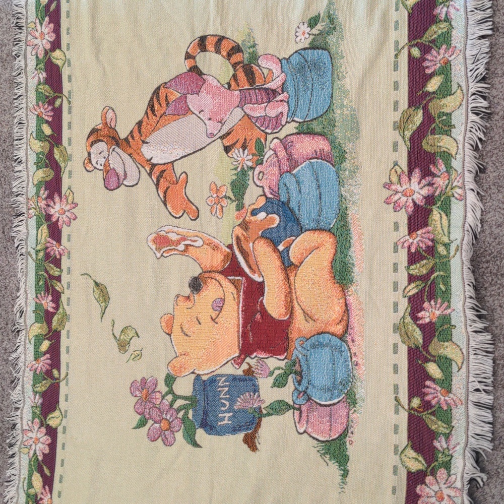 Vtg Disney Winnie the Pooh Piglet Tigger fringed jacquard tapestry blanket
